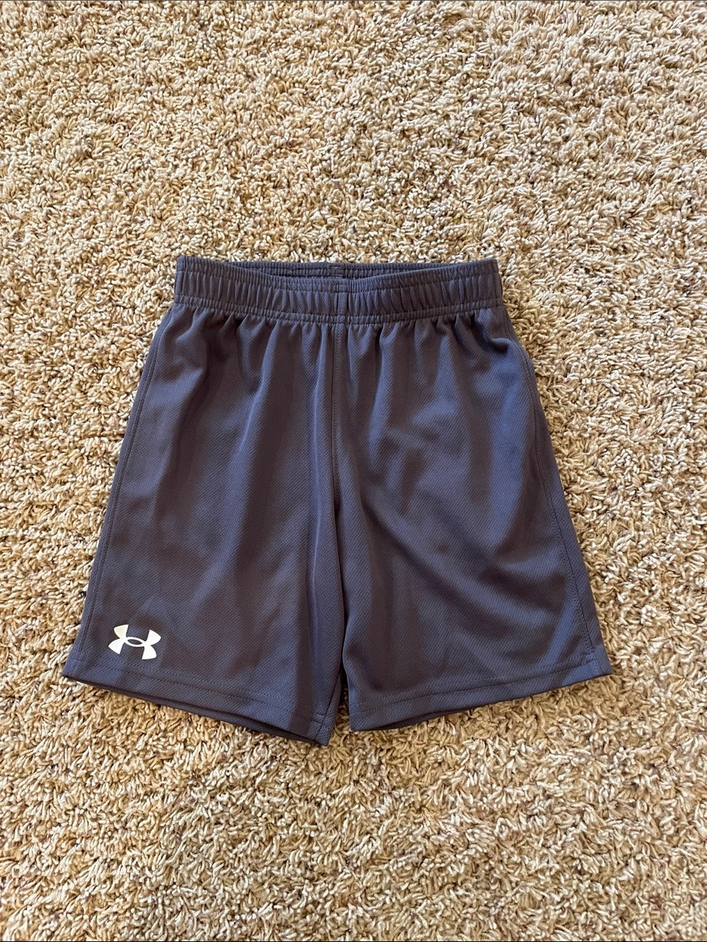 Under Armour Dark Gray Performance Mesh Shorts - Boys Size 7